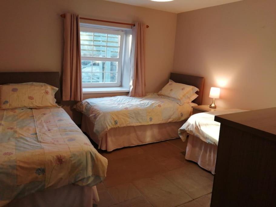 Apartamento The Barn. Carmarthen Exterior foto